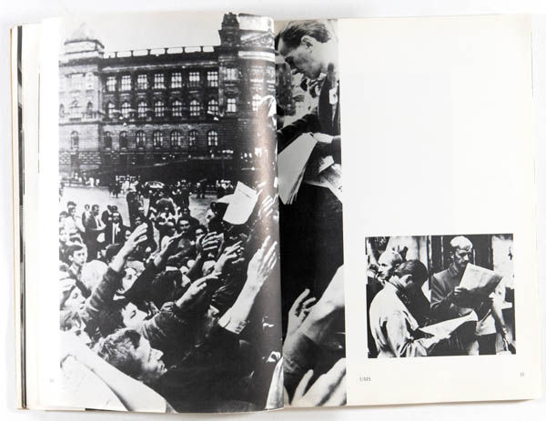La fuite en avant de Moscou. Invasion de la Tchécoslovaqiue en Août '68 is a photo book by various photographers on Czech revolution published by Force Ouvrière Informations, Paris, France,1972