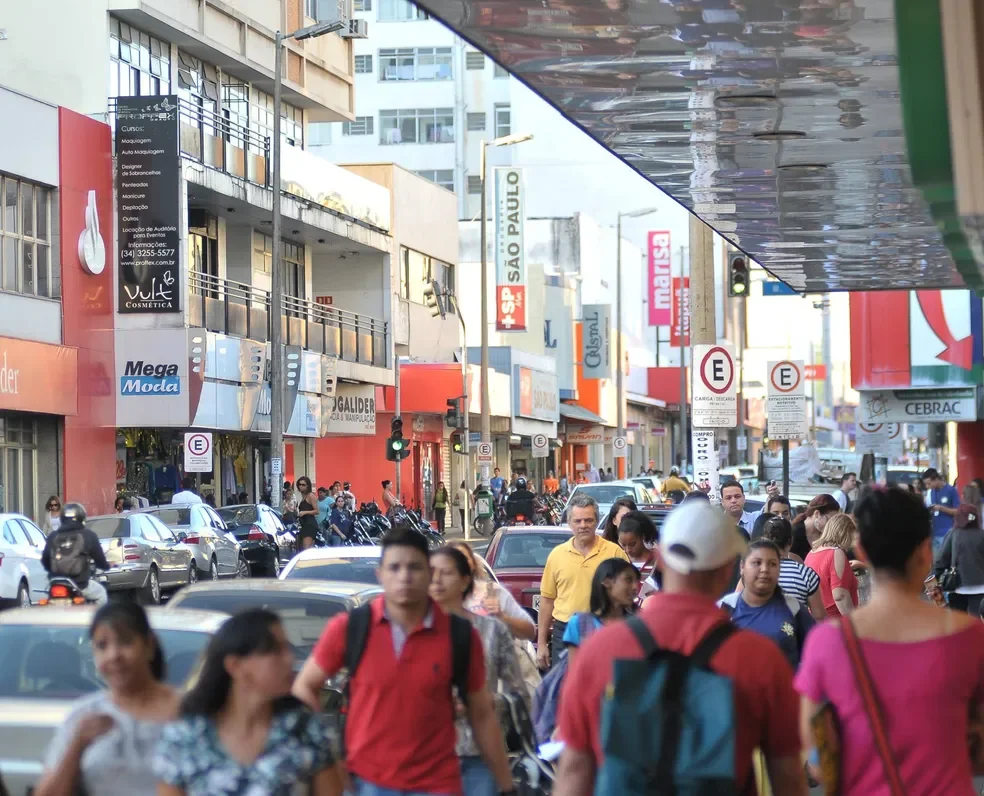 Comércio de Uberlândia terá horário especial a partir de 15 de dezembro