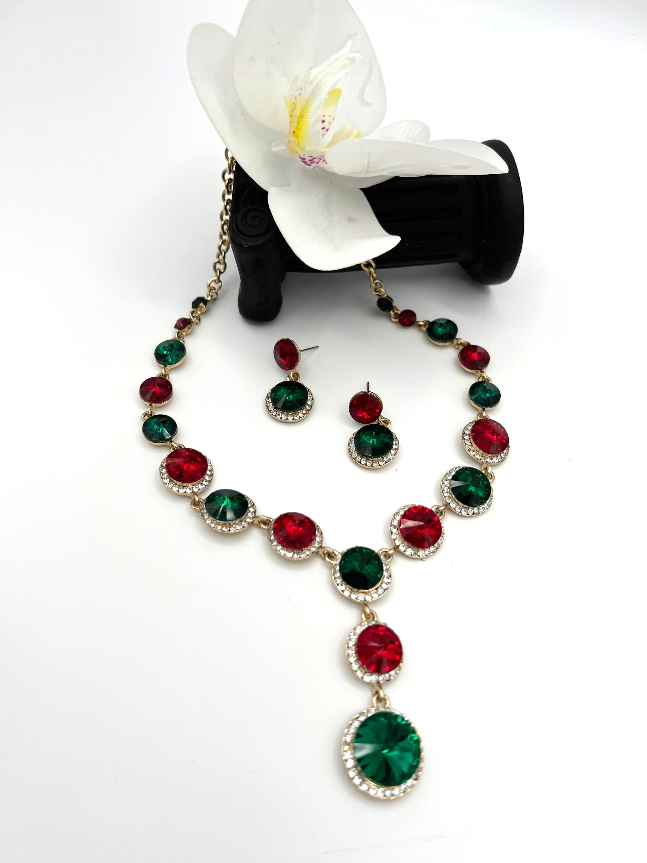 Red & green necklace & earrings