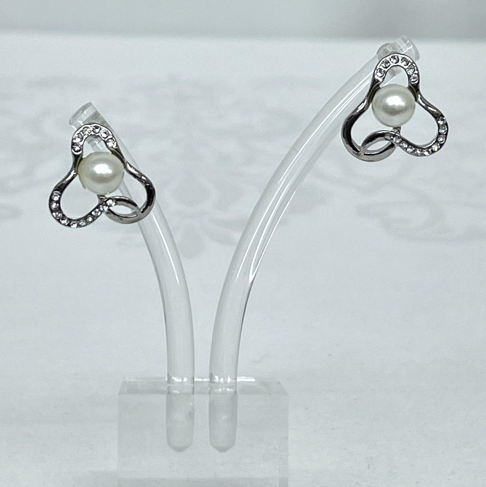 Pearl rhinestone earrings