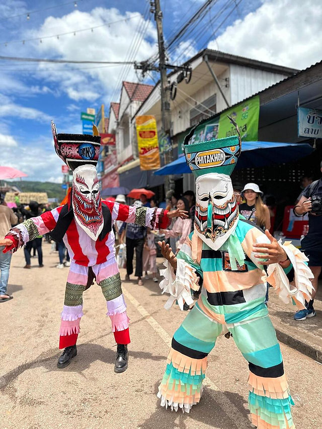 Festival de Phi Ta Khon à Loei en Isan