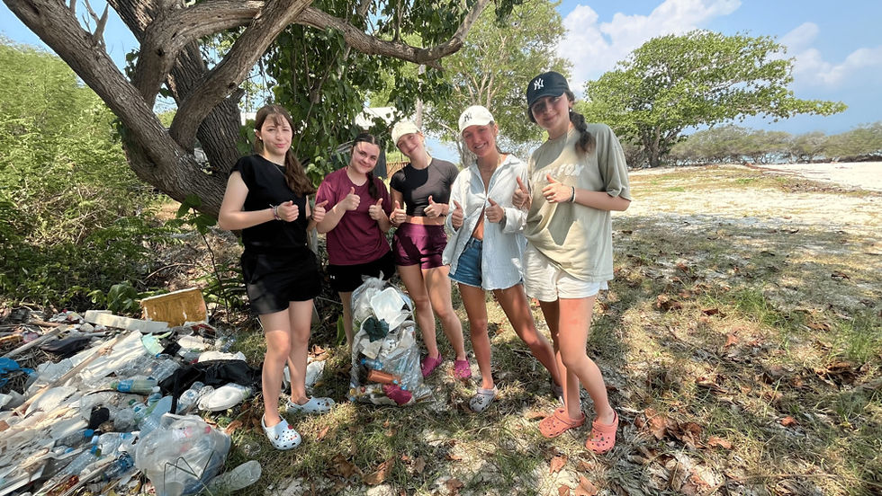 Voyage responsable en Thaïlande : nettoyage de plage à Koh Talu avec Asiajet