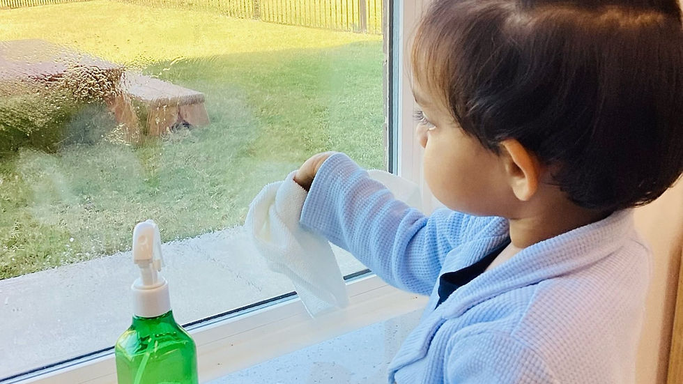 kid cleaning Class with cloth