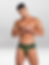Joven modelo masculino posando en ropa interior verde, frente al fondo blanco.