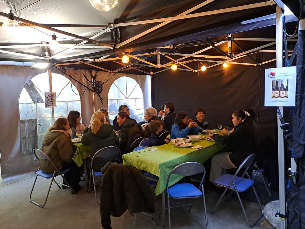 Thumbnail: Ontbijt op Anzac Dag 25 april 2025, na Dawn Service Buttes, Polygone Wood