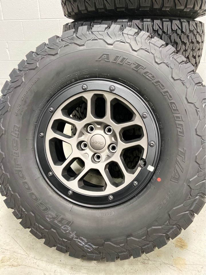 Thumbnail: 35" Xtreme Recon Bead Lock Jeep Wrangler / Gladiator Wheels and Tires