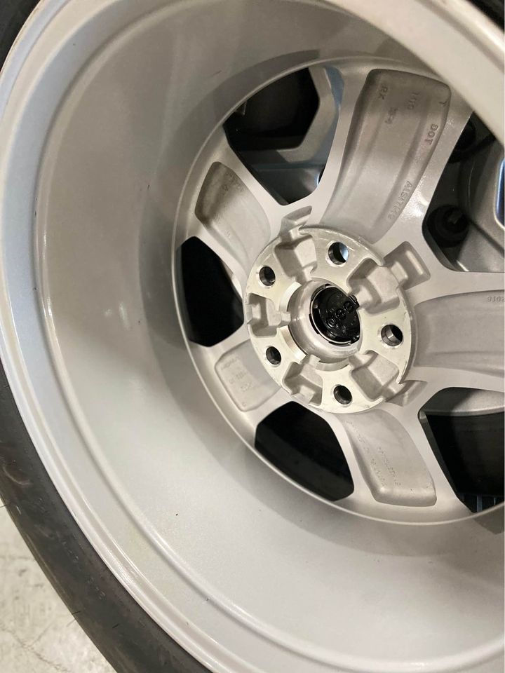 Thumbnail: Jeep Wrangler / Gladiatior / Grand Cherokee 17" Wheels w/ Michelin LTX MS2 Tires