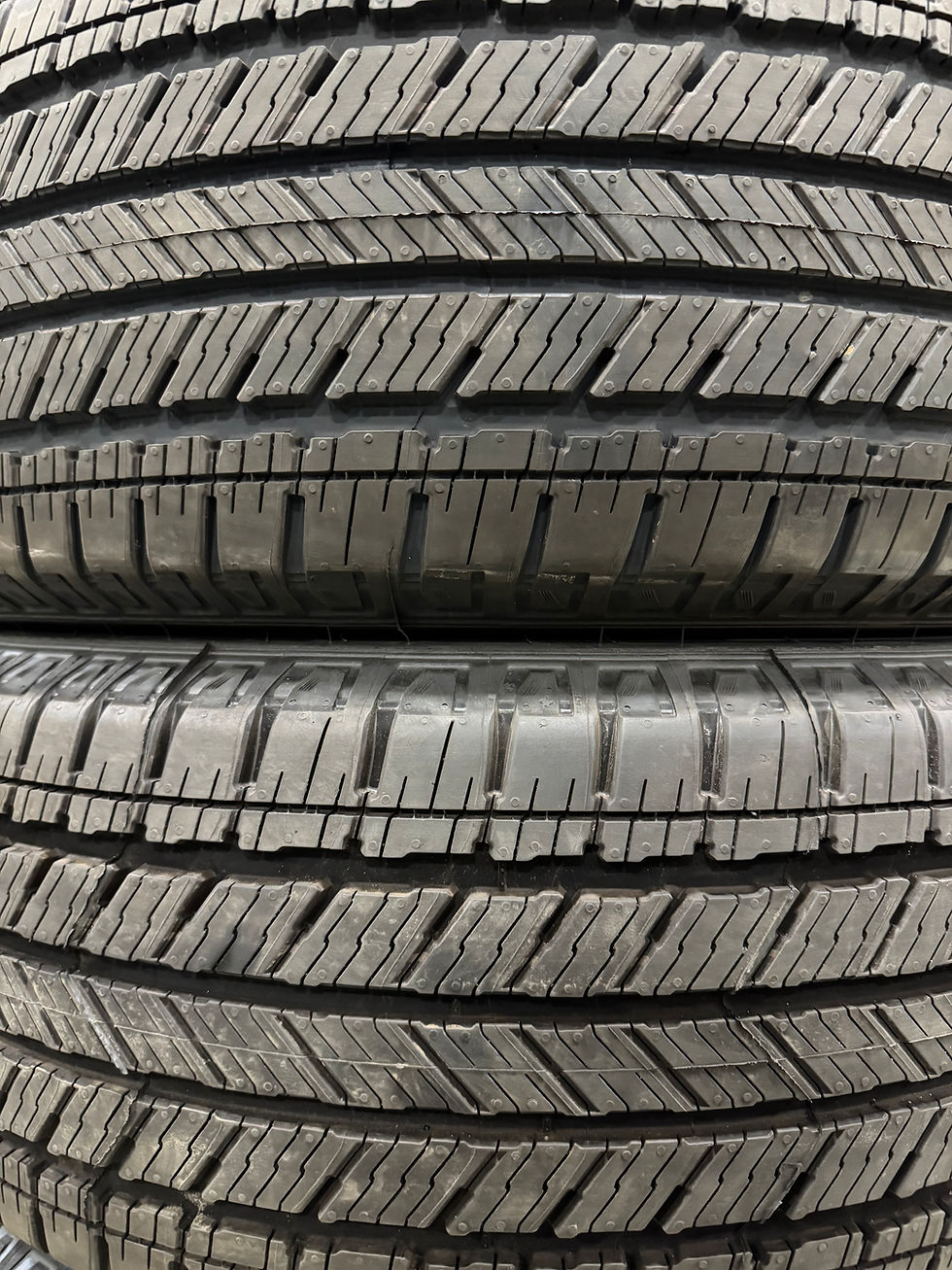 Thumbnail: Expedition / F-150 22” Carbonized Gray 22" Wheels & Tires