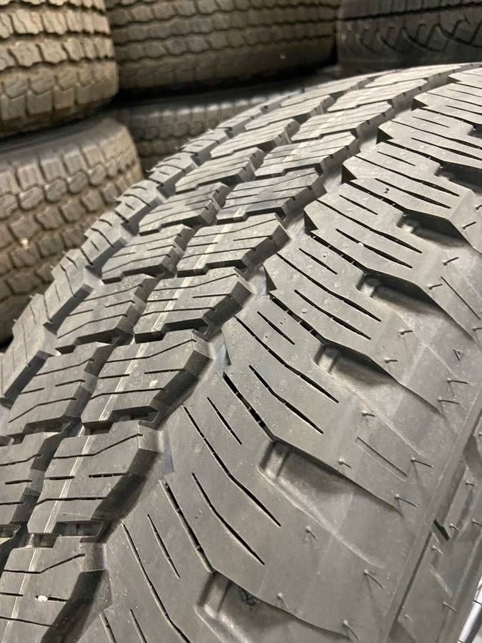 Thumbnail: 20" Super Duty F-250 / F-350 Dark Carbonized Gray Wheels & Tires