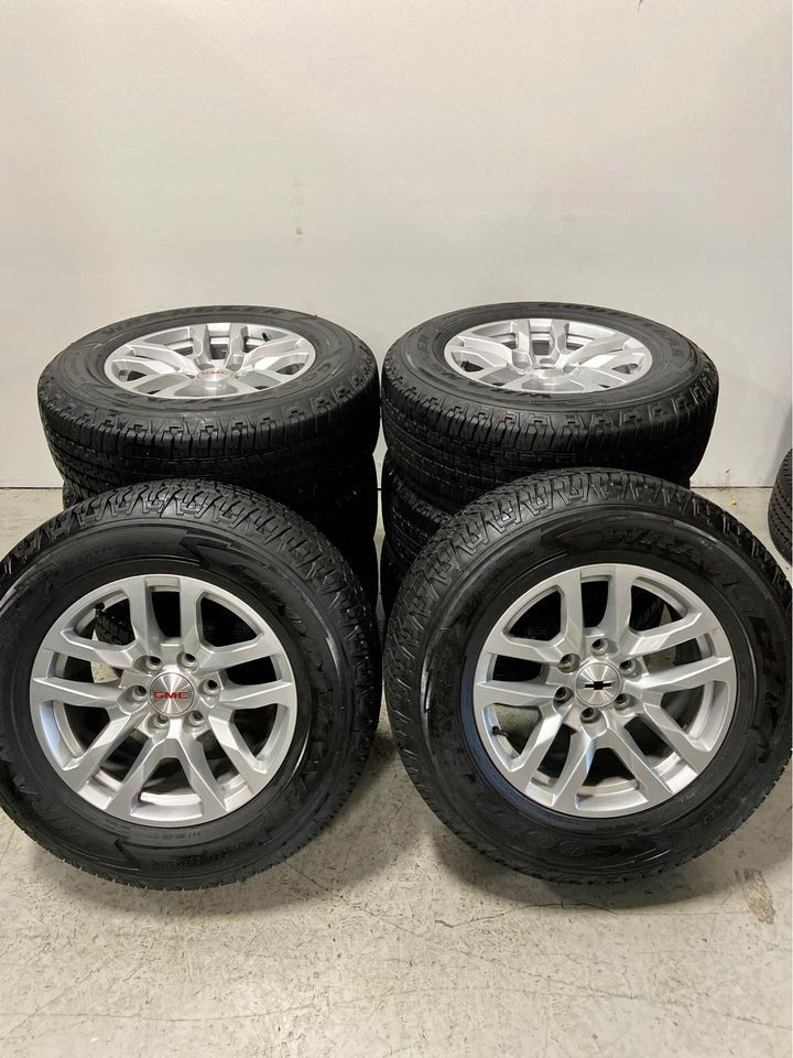 Thumbnail: 2022 OEM 18" Chevy / GMC Wheels & Tires
