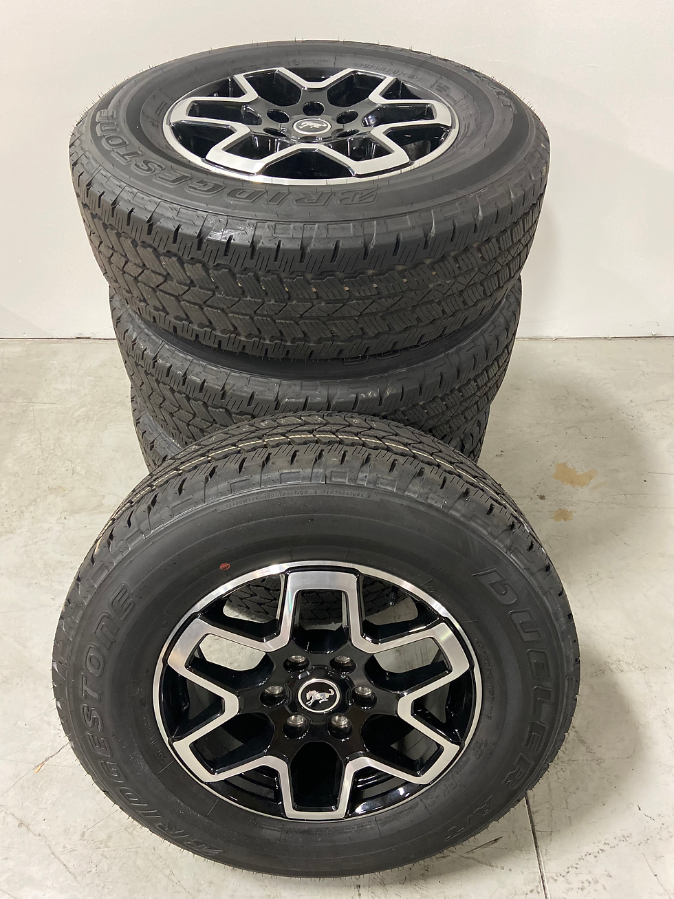 Thumbnail: Ford Bronco Outer Banks set of 5 18" Wheels w/ Bridgetsone Dueler AT