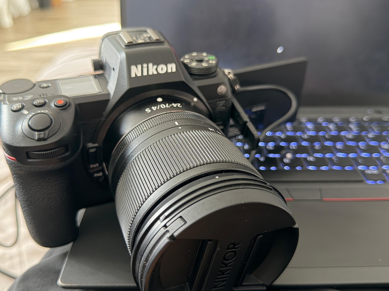 Caméra hybride Nikon Z 6III avec objectif 24-70mm f/4 S