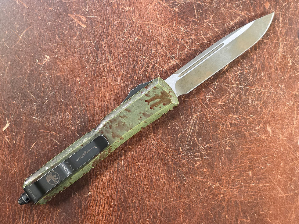 Microtech Hera II Mini Outbreak Deep Engraved Signature Series S/E 1703M-10BDS