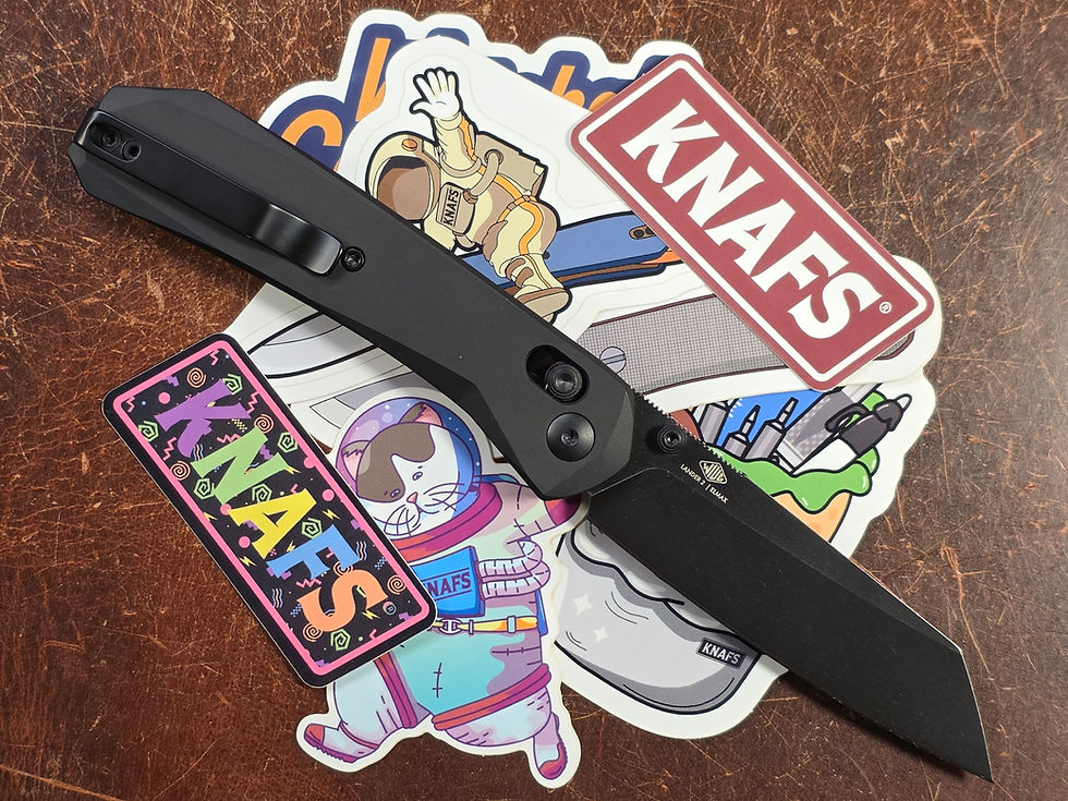 Some things just look right in black. The Lander 2 in Black Aluminum is proof — made with a matte-black finish that's built f