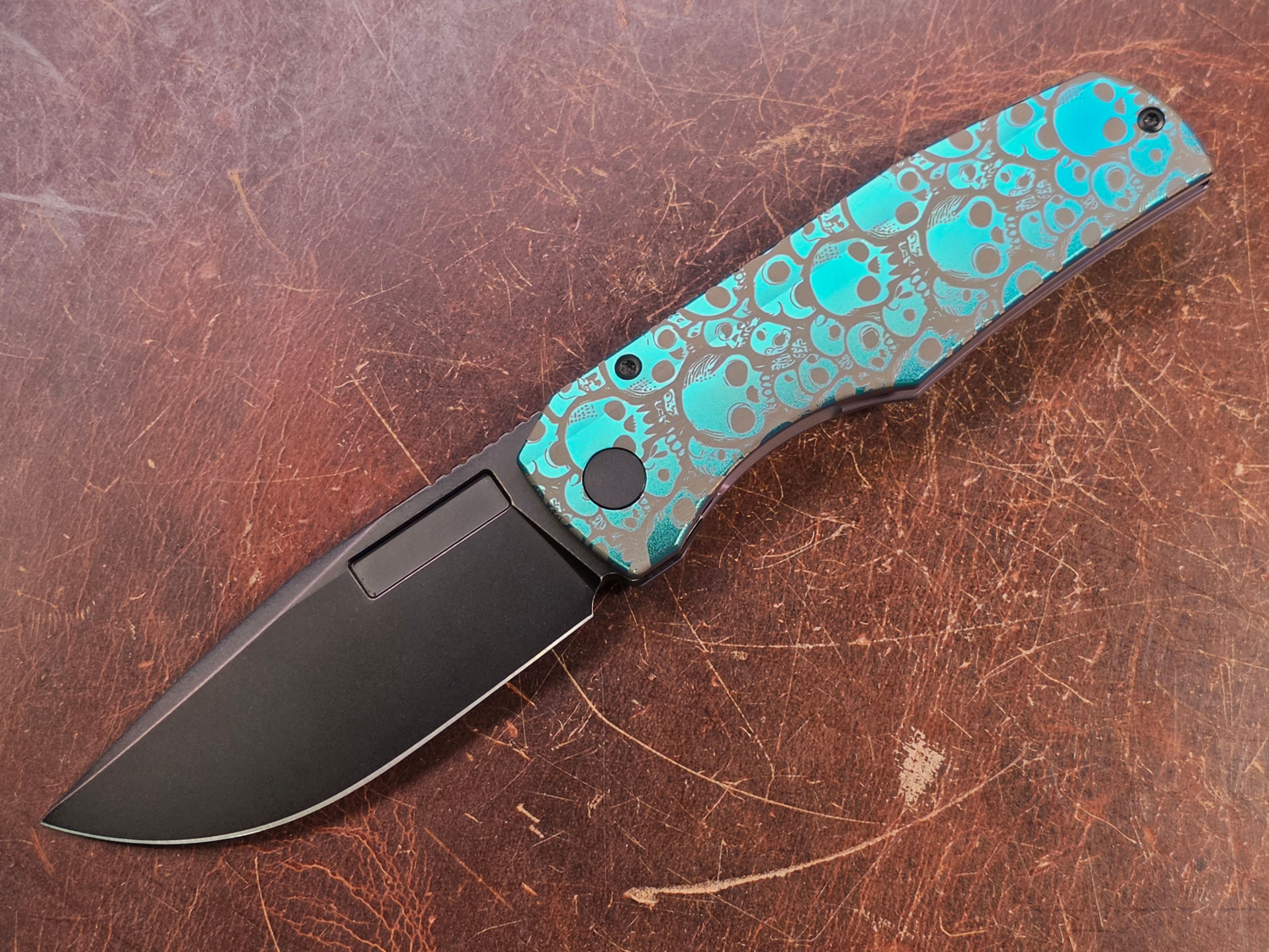 Vero Engineering - NOVA - Blue Anodized Skulls - PVD M390