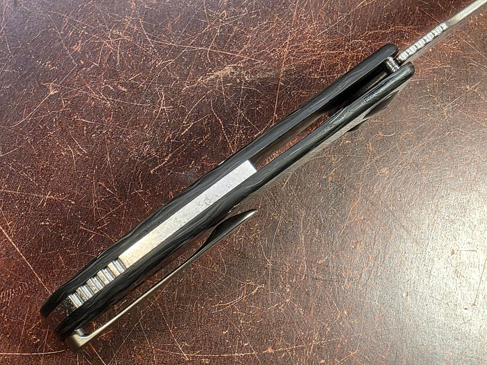 Thumbnail: RJ Martin Q36-R - MagnaMax Blade - Marble Carbon Fiber Handle - Pre-Owned