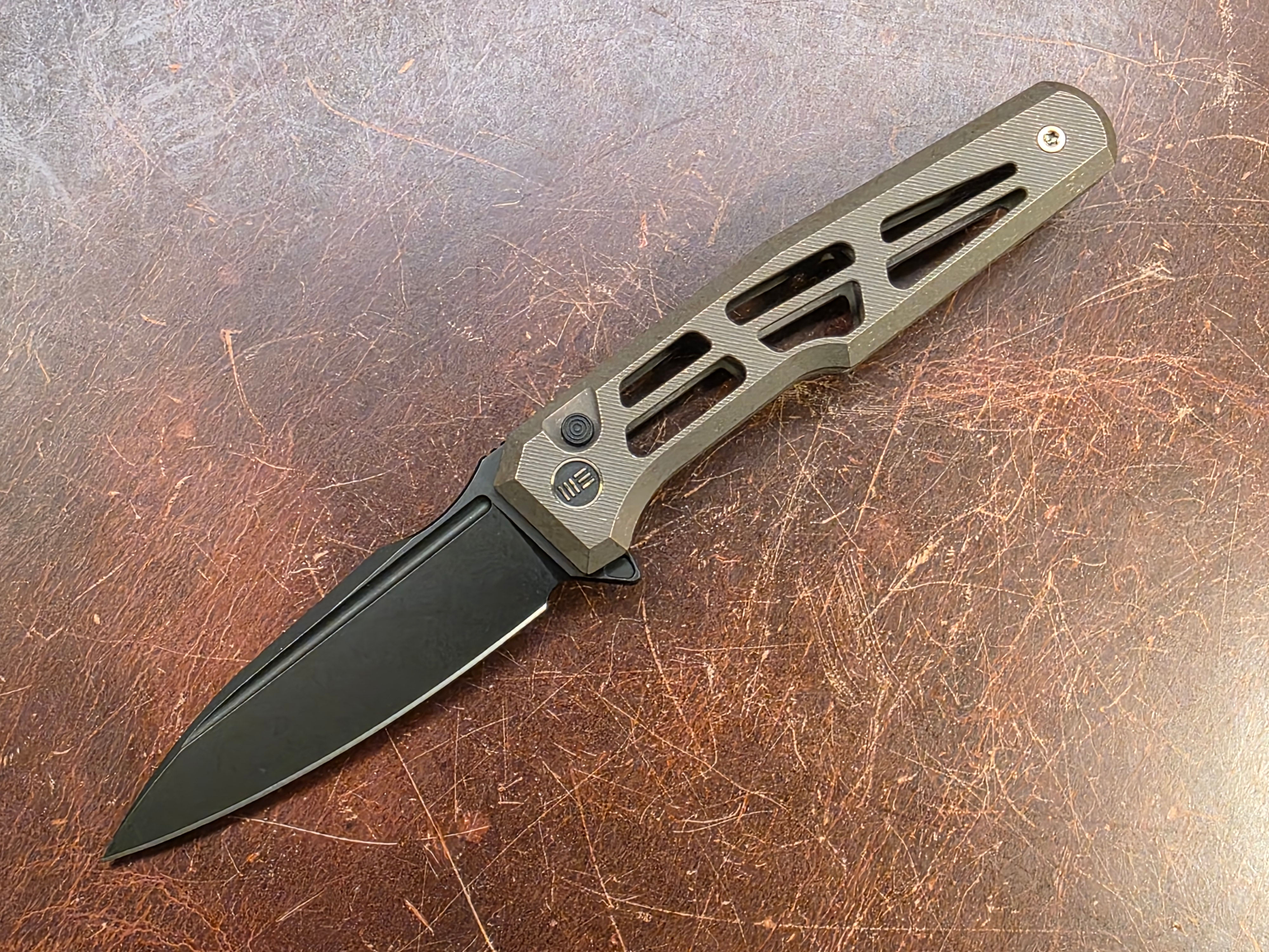 WE Knife Co. Dressytak – Bronze Titanium / Black Stonewash M390 (3.4")