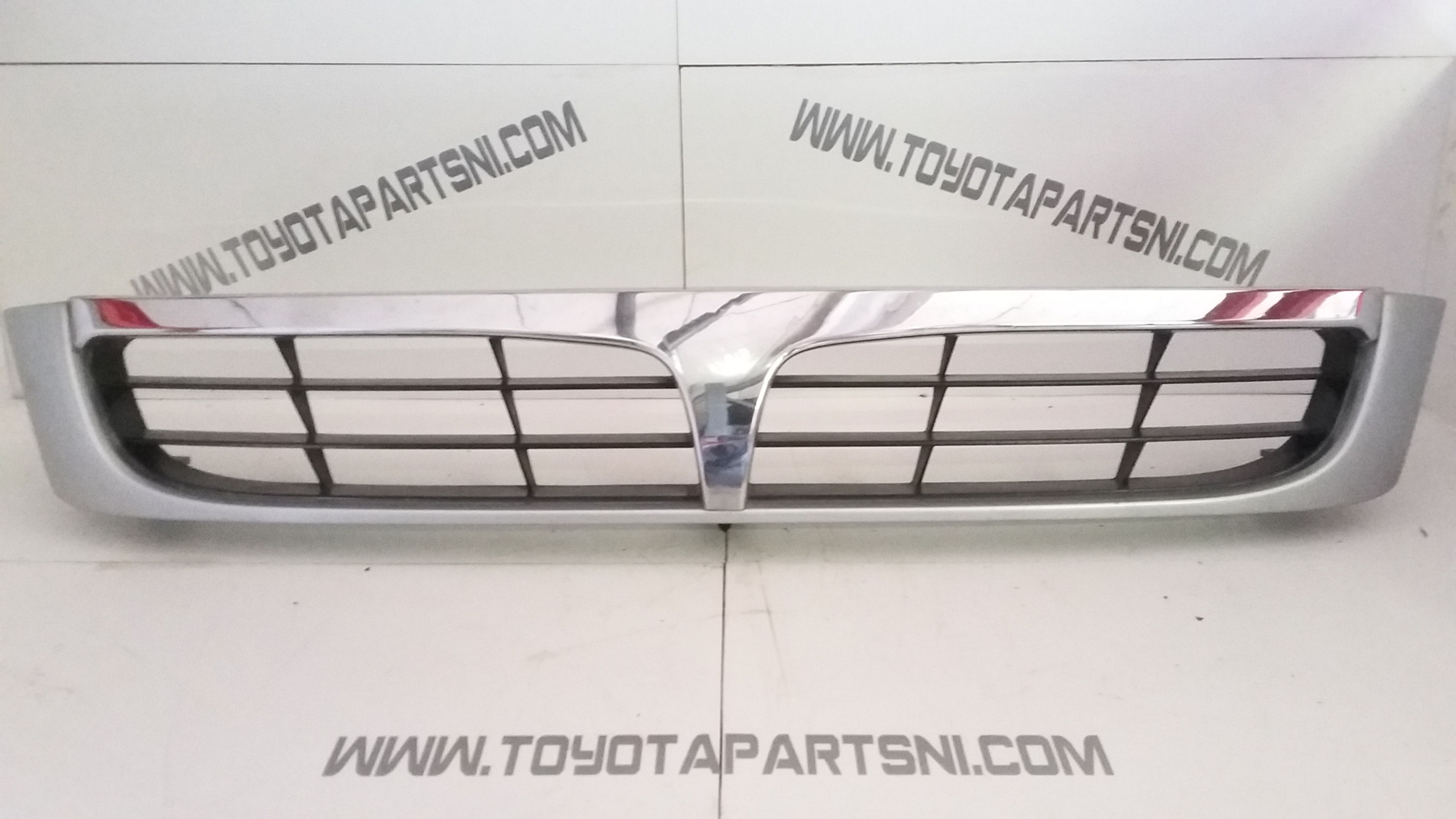 Toyota Carina E / Corona chrome / silver grill 93 - 97 (used)