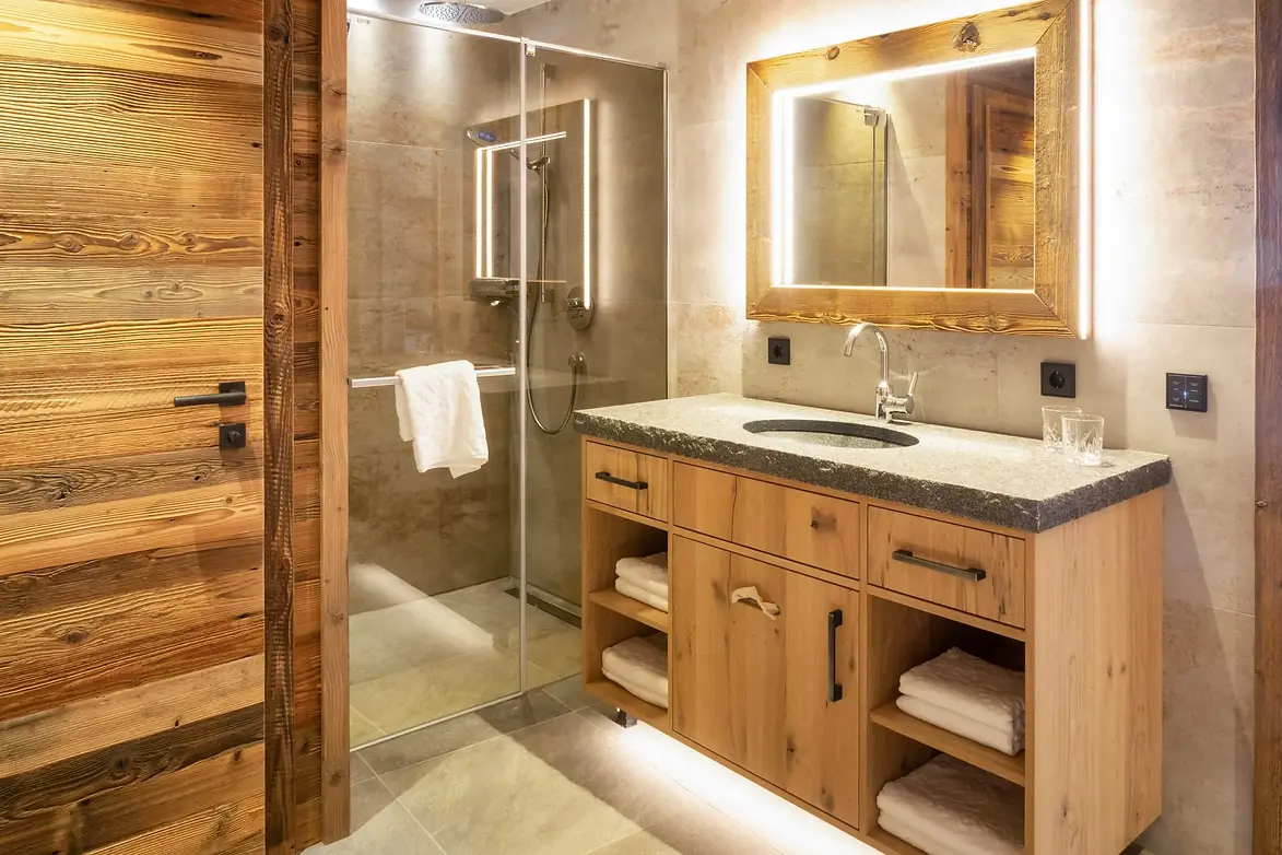 badezimmer massivholz eiche und altholz steiermark