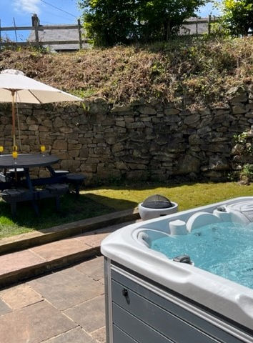 hot tub 3.jpg