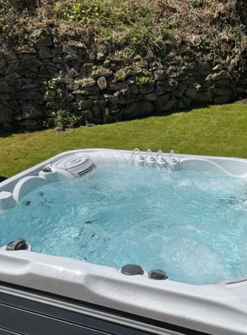 Hot tub 2.jpg