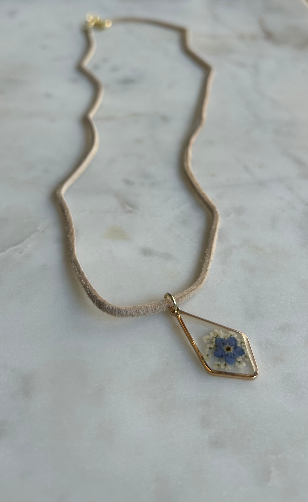 Thumbnail: Tear Drop Flower Necklace 