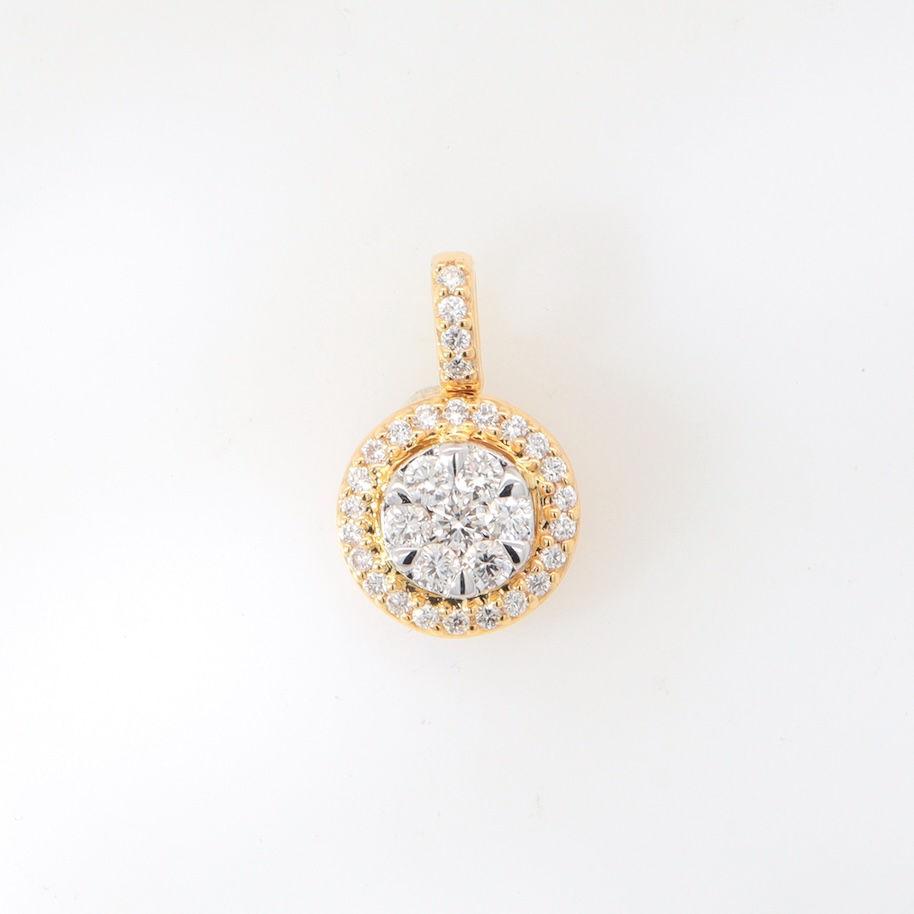 Medium round diamond cluster halo pendant in fine gold