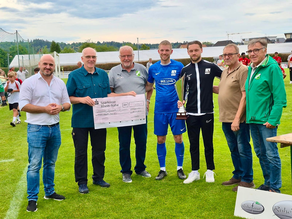 v.l.n.r.: B. Seemann, S. Siegel, P. Wils, L. Kern, J. Mairose (beide TSV Schott), H. Schmitt, K. Mohr Foto: Dr. Gerhard Hanke