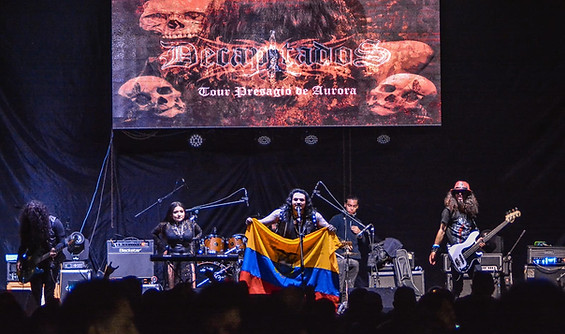 Foto frontal de Decapitados en vivo