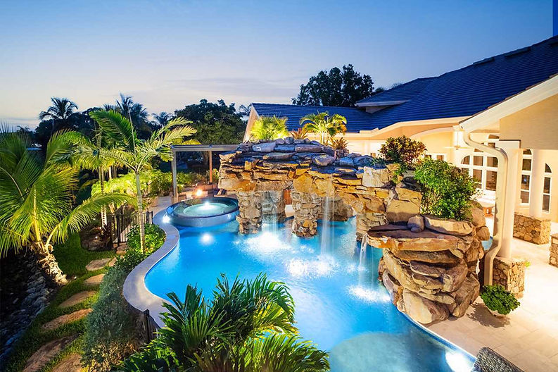 Luxury-Pools-With-Waterfalls4.jpg