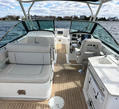 boston Whaler 270.jpg