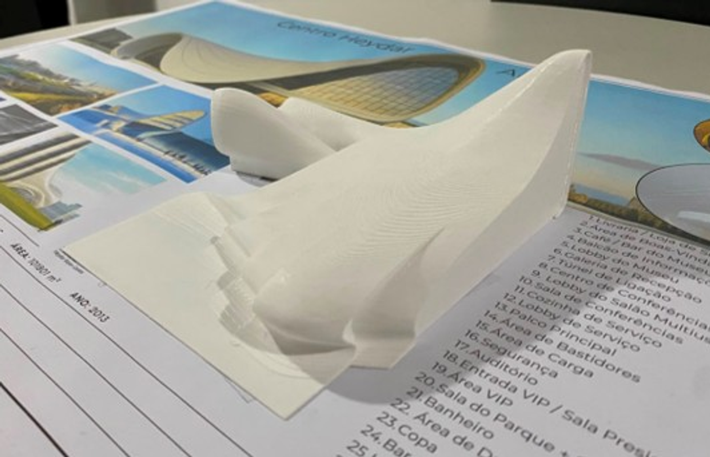 EIP BRASÍLIA: EXPOSIÇÃO DE MAQUETES TÁTEIS EM CARTAZ