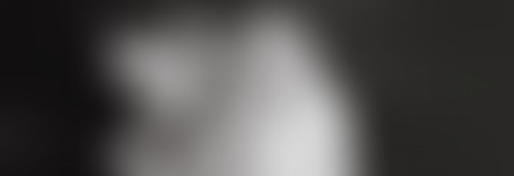 Perles Swarovski ou fleurs en porcelaine froide : Quelles boucles d’oreilles choisir ?