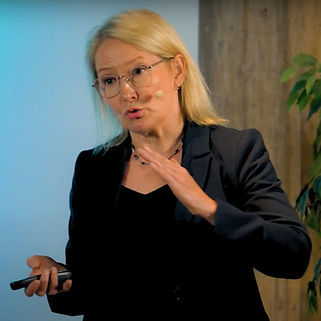 Pikka-Maaria Laine Hankemestarit Johtaminen.jpg