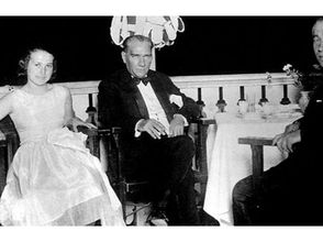 Türk Sanat Müziğinin En Büyük Seslerinden Müzeyyen Senar Anısına