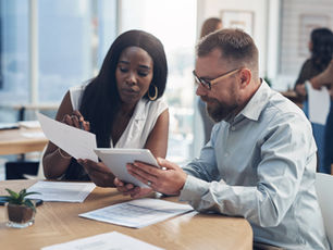 Een consultant in gesprek over de wet DBA