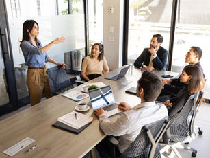Een docent van Ferocia tijdens de opleiding risicomanagement