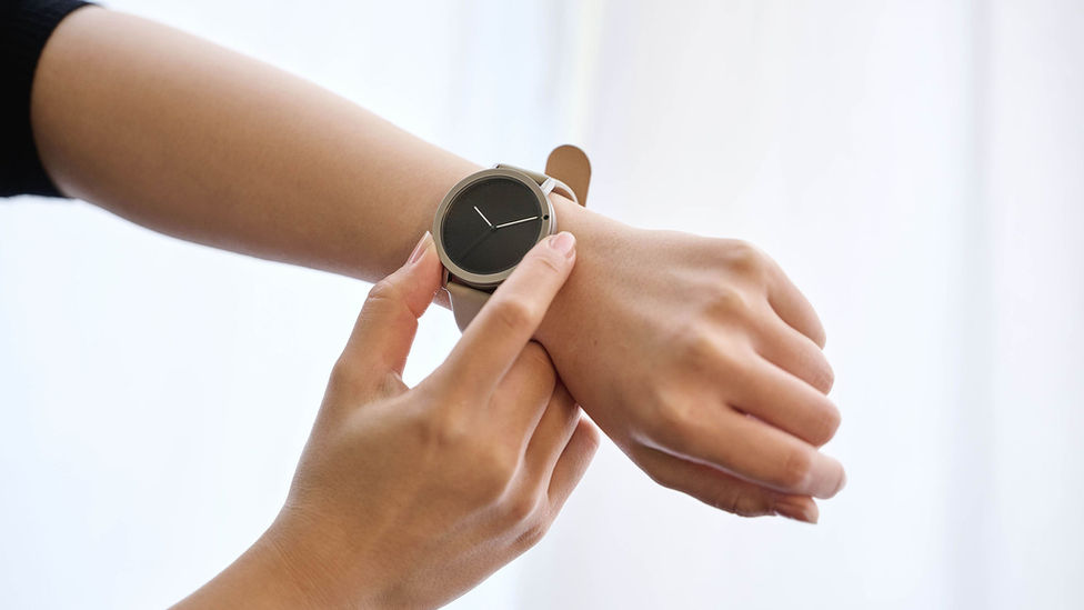 U+Oのカジュアルな腕時計10watch silver green