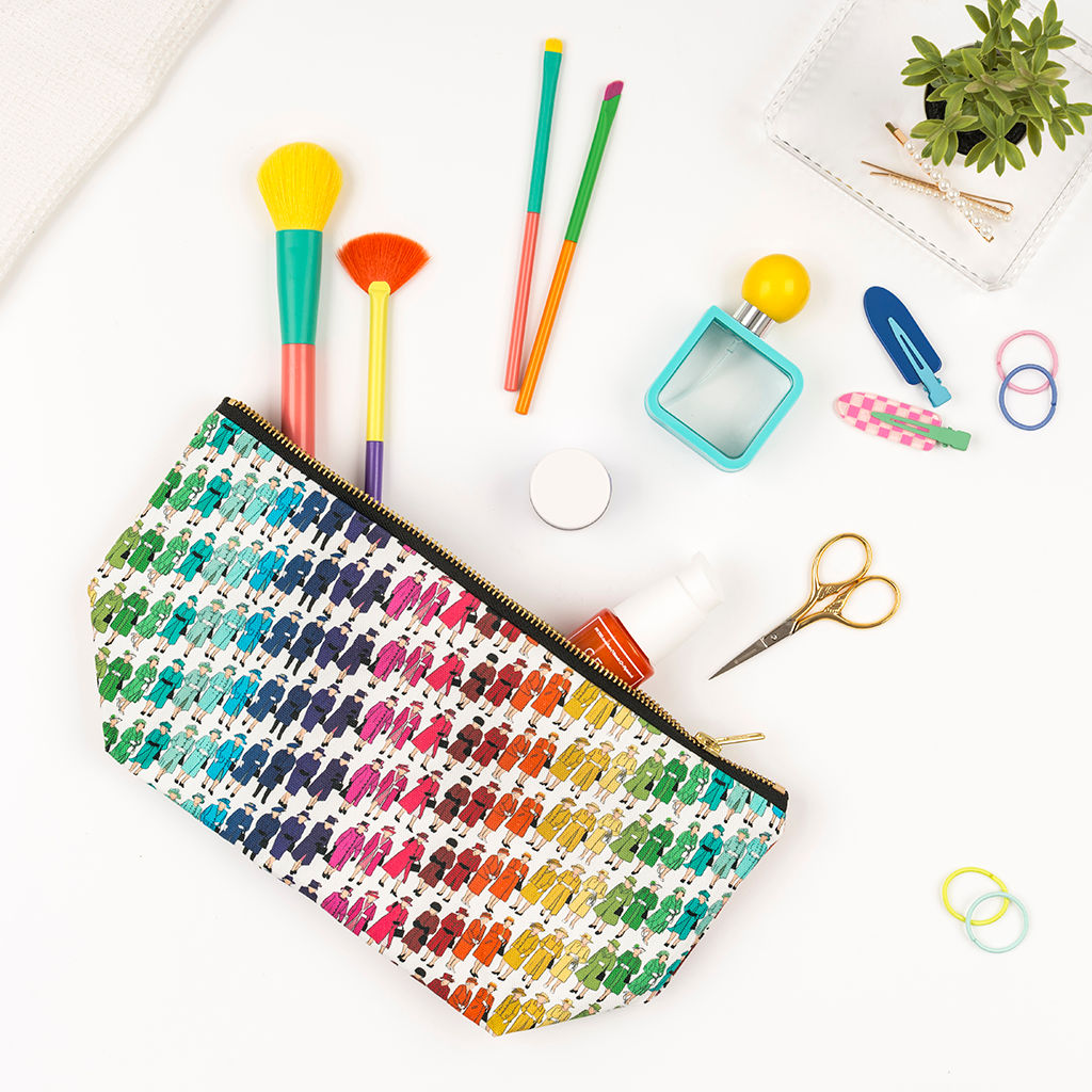 Queen Elizabeth Make up / Wash Bag