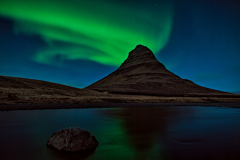 k*f様 NORTHERN LIGHTS ULTRALIGHT ランタン② Northern Lights in Kirkjufell Mountain, Iceland | Luigi Morbidelli