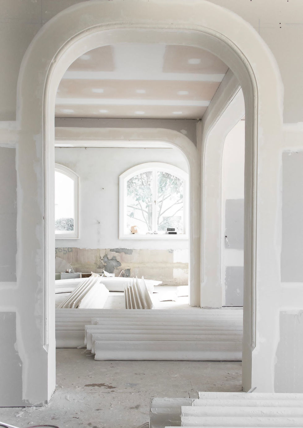 MM Corp's expert craftsmanship showcased in the elegant archways of a Sydney home renovation project, accentuating luxury and bespoke design.