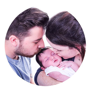 Award winning Glasgow based family photographer at a cheap budget price