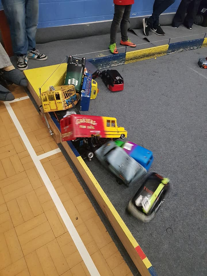 30726650_1885975394758067_2164850103448240128_n