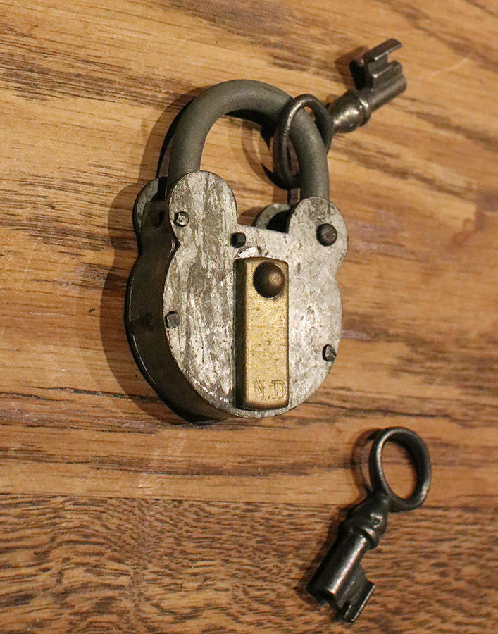 サムネイル： Padlock Key  |  パドロックキー　22135