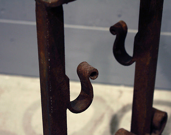 サムネイル： Steel Fireplace Andirons  |  鉄製薪台 1301-030