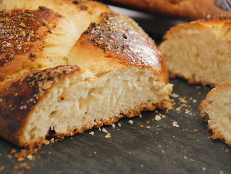 Paskalya’nın Vazgeçilmezi: Ekşi Mayalı Paskalya Çöreği