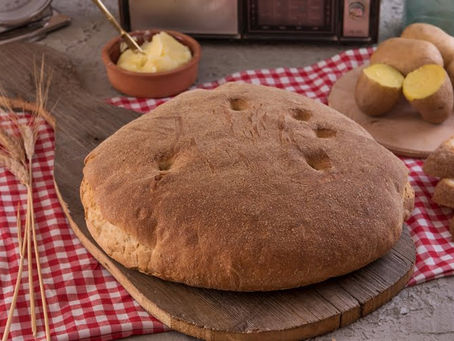 Ekmek Makinesinde Köy Ekmeği Tarifi: Geleneksel Lezzet, Modern Kolaylık