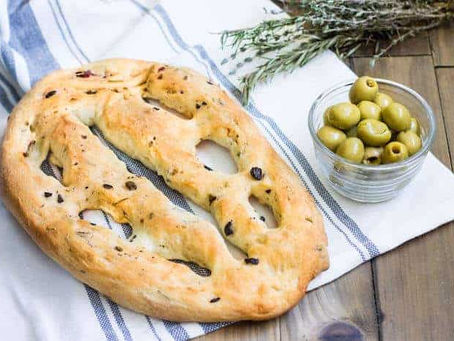 Ekşi Mayalı Fugas Ekmeği İle Kahvaltılarınızı Renklendirin