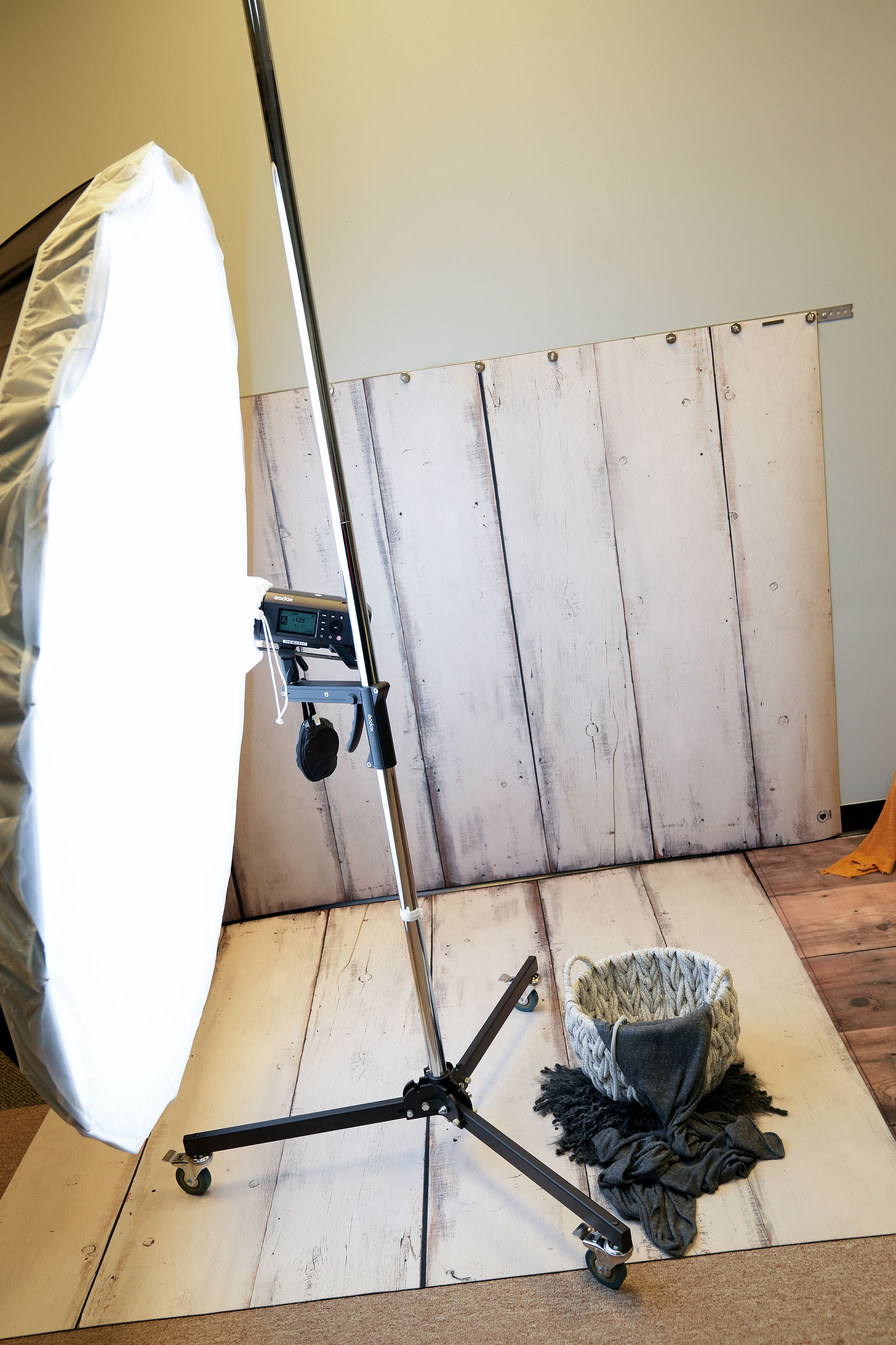 Middletown, Ohio Newborn Photography Studio Little Babe Studio Lighting Backdrops Props