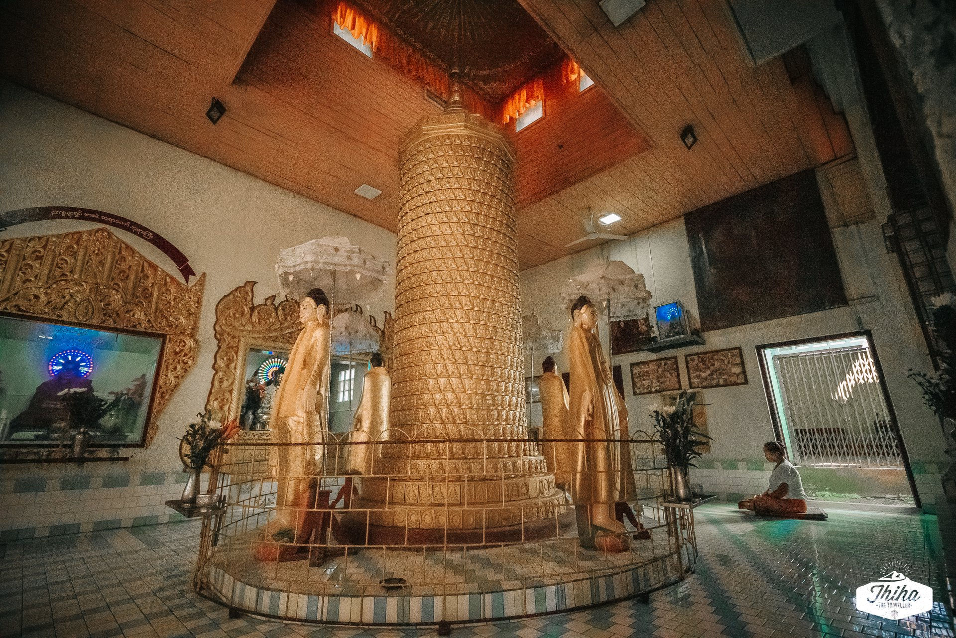 ရေဆန်တက်တဲ့ကျွန်းလုံးကိုထုဆစ်